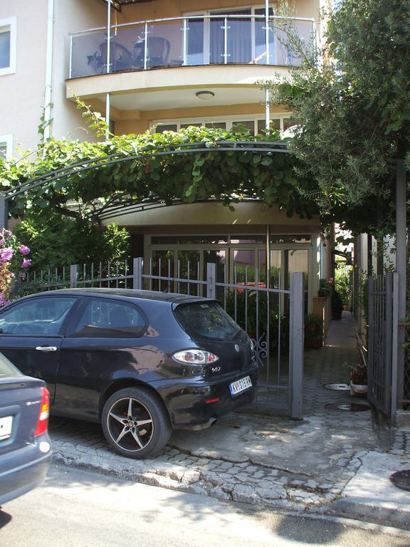 Egon Apartments Будва Экстерьер фото